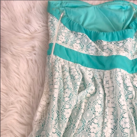 Strapless Lace Dress - Picture 6 of 8